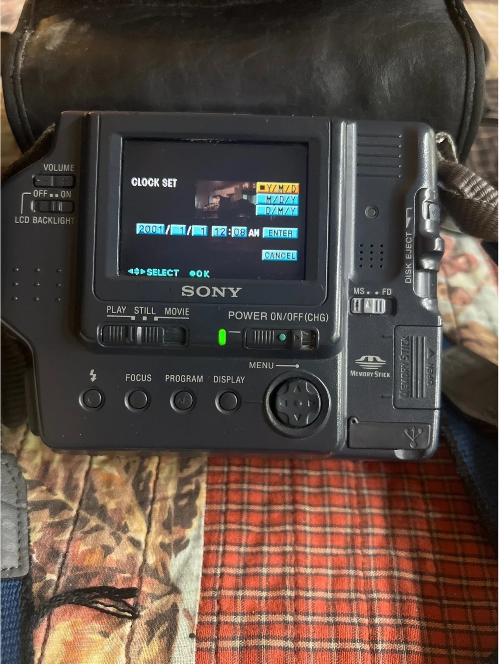Sony FD Mavica MVC-FD92 Digital Still Camera with Charger, Batteries, and Manual